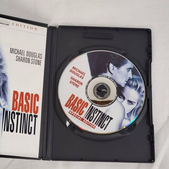 Basic Instinct (Special Edition, DVD) - Picture 2 of 3